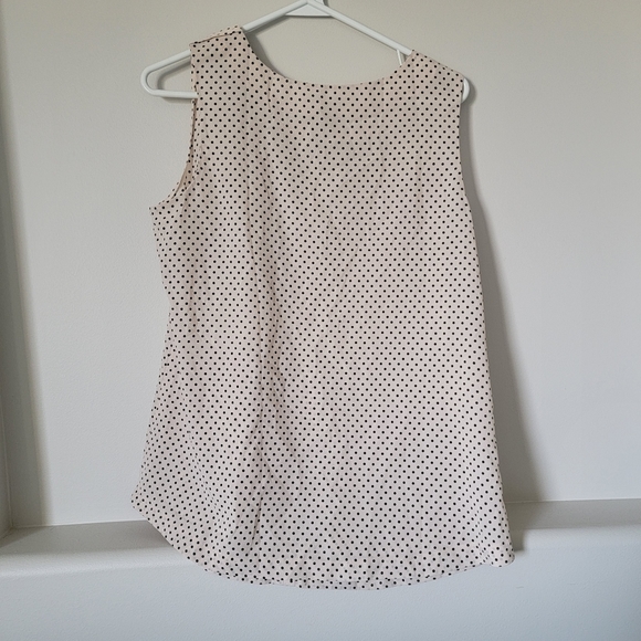 Ann Klein polka dot shell. M. - Picture 2 of 3